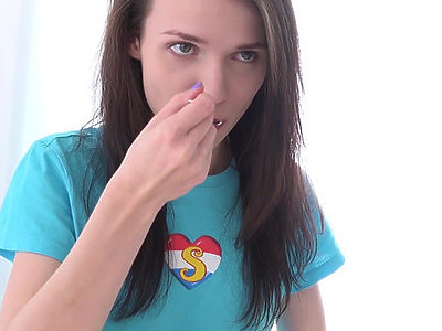 luźne piersi masturbującej się nastolatki