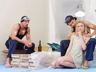 ruda fajna nastolatka i dziadek