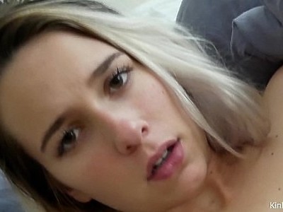 sex młodej dupodajki z wydepilowaną cipką