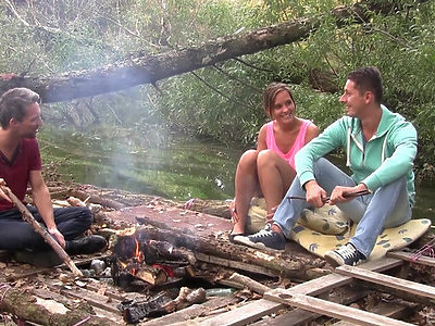 ładna dziewica umie robić laseczkę