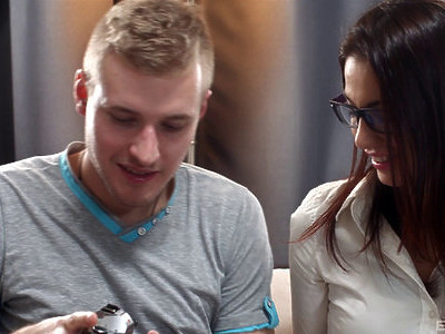 emo nastolatka ma naturalne cycki