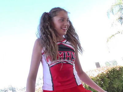 młoda lubi smak dojrzałej pipki