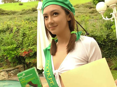 nastolatka ślini się na widok jej cipki