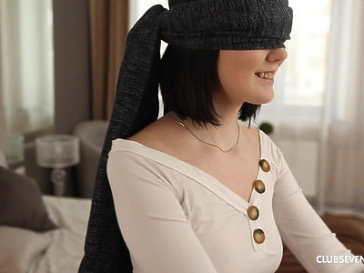 niemiecka amatorka fajnie ciągnie fiuta przed seksem