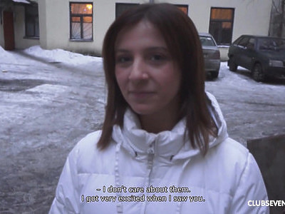 złapał siostrę na kradzieży i ja wydymał