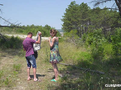 śliczna nastolatka przesłodko jęczy podczas seksu