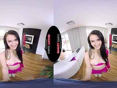 uczennica w okularkach ma ochotę na nauczyciela