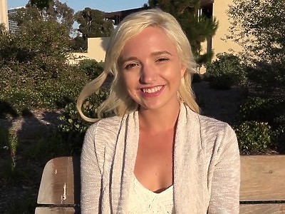 seksowna dziewica w akcji z wibratorem