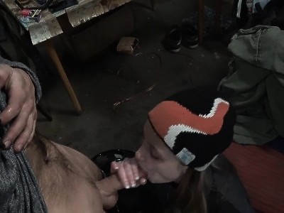 super seksowna młoda kobietka z penisem