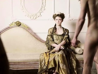 cycata i naturalna amatorka fajnie trzepie penisa