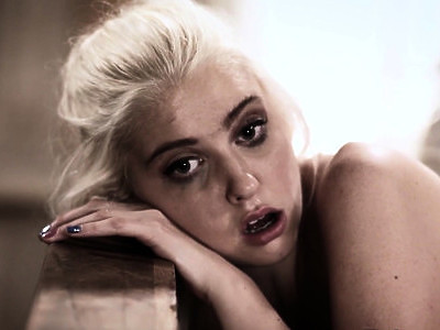 młoda 18nastka ma niezłe cycuszki