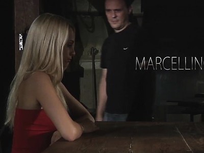 nastolatka rucha męża