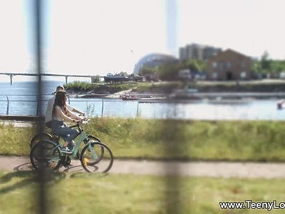 mała nastolatka małe cycki mała dupa