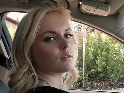 seksowna nastolatka ze spermą na twarzy