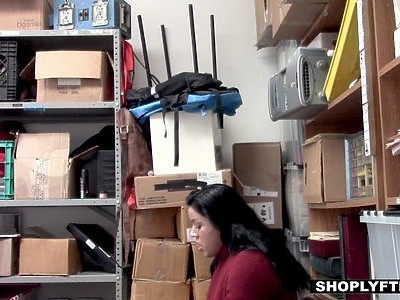 słodka nastolatka w czarnych pończochach