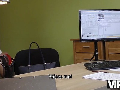 wyjabana nastolatka z tatuażami