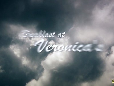 ruda uczennica z penisem w ustach