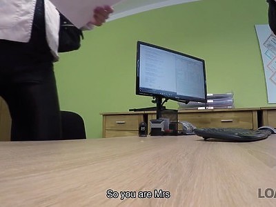 płaska nastolatka ze spermą w cipie