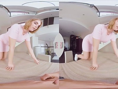 zgrabna nastolatka w wannie