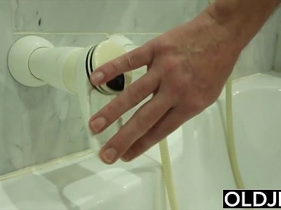 nastolatka znana z ujeżdżania fiuta