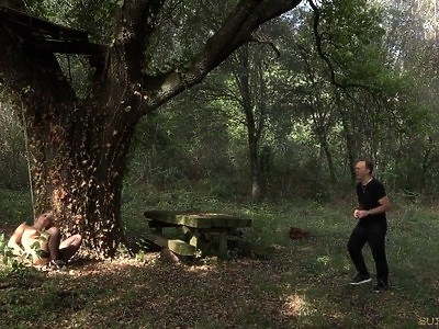 seksowna nastolatka ugniata swe piersi