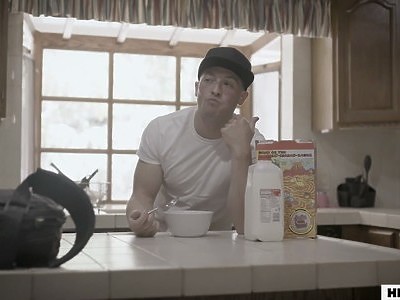 napalona nastolatka liże swoje paluszki