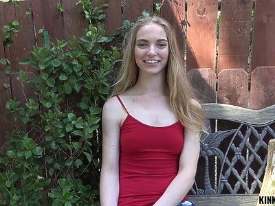 młoda trzepie dużego peniska