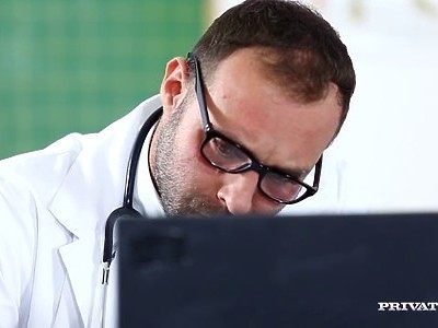 fajna rosyjska nastolatka i analna przygoda w sypialni