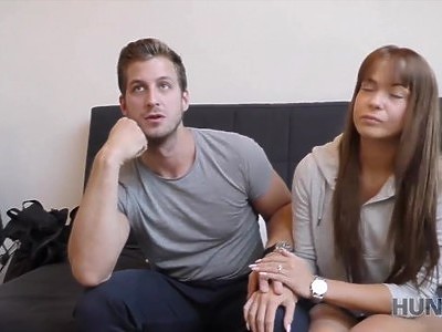 niegrzeczna nastolatka konkretnie obciąga kutaska