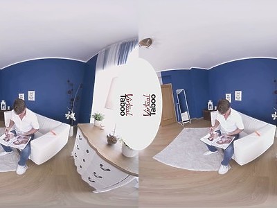 młoda pomponiara nago