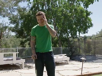 porno tatuś z boską laseczką na macie