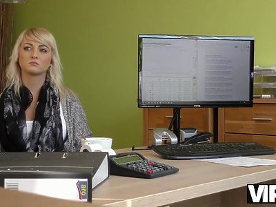 nastolatka posuwana w odbytnicę