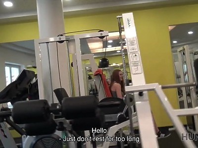 młoda laska lubi w dupala