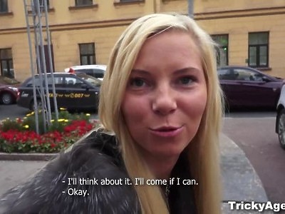 ze zgrabną nastolatka na pieska