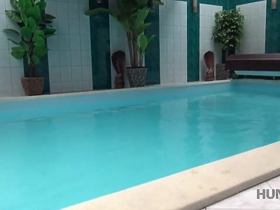 seks z gorącą laską w przebieralni