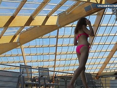 nastolatka liże fiuta kolegi