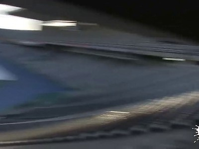 wygimnastykowana nastolatka robi sobie dobrze