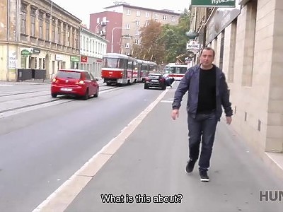 blada i cycata nastolatka pokazała cipkę