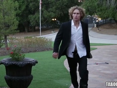 analna nastolatka fajnie ujeżdża penisa