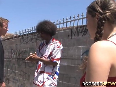 nastolatka lubi pieścić się seks zabaweczką