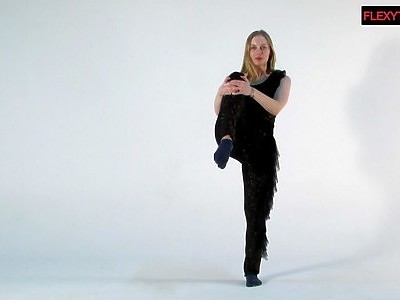 ojczym wyruchał seksowną laseczkę