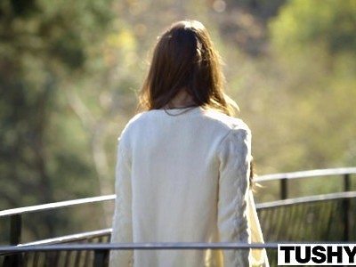 młody czarny ruchacz i blada nastolatka