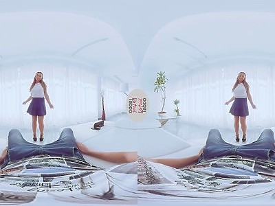 nastolatka w kitkach bosko obciąga penisa