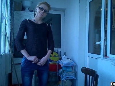 dobra i młoda jest pukana od tylca