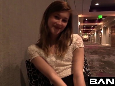 młoda i jej szalony orgazm