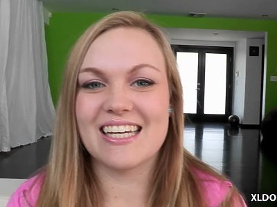 nastolatka w samochodzie