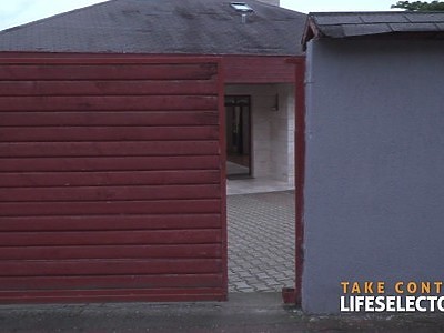 prześliczna nastolatka jest młoda i posuwana