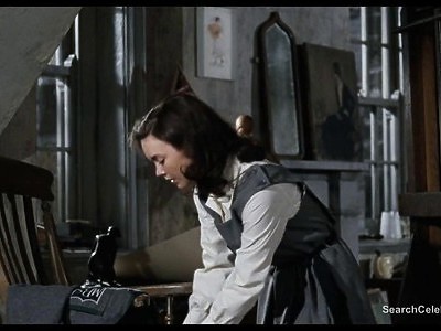 bogata i gorąca nastolatka w bieliźnie jest posuwana przez murzyna