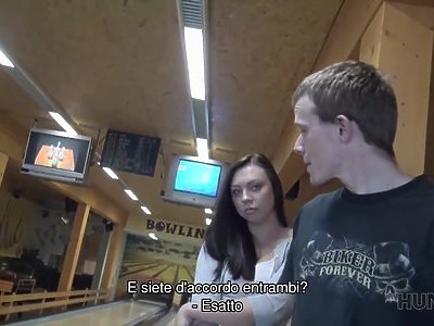 pierwszy sex młodziutkiej dziewicy