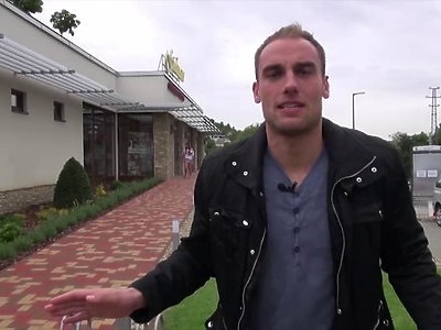 młoda skośnooka lodziareczka